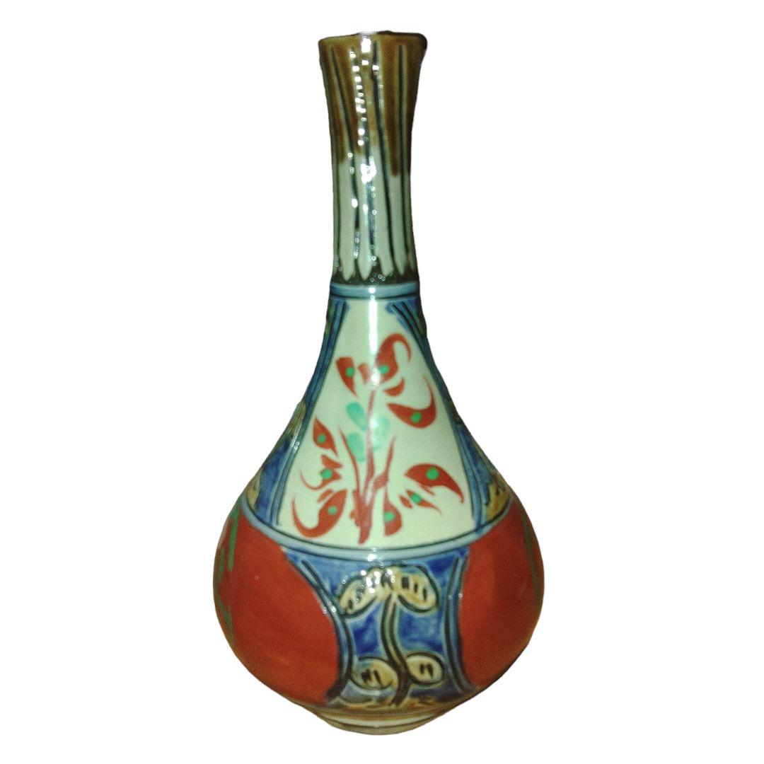 沖縄　壺屋焼　新垣勲　草花文花瓶　高さ29cm