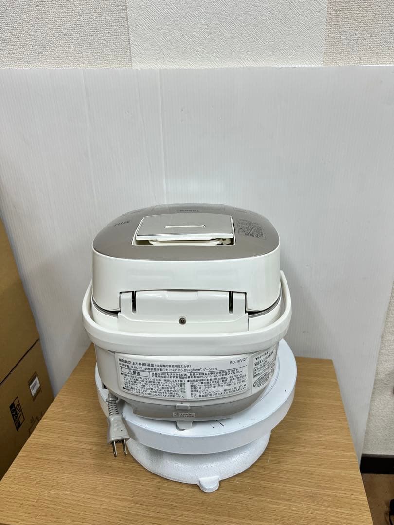 TOSHIBA 東芝 真空IH炊飯器 RC-10VQF 5.5合 2013年製