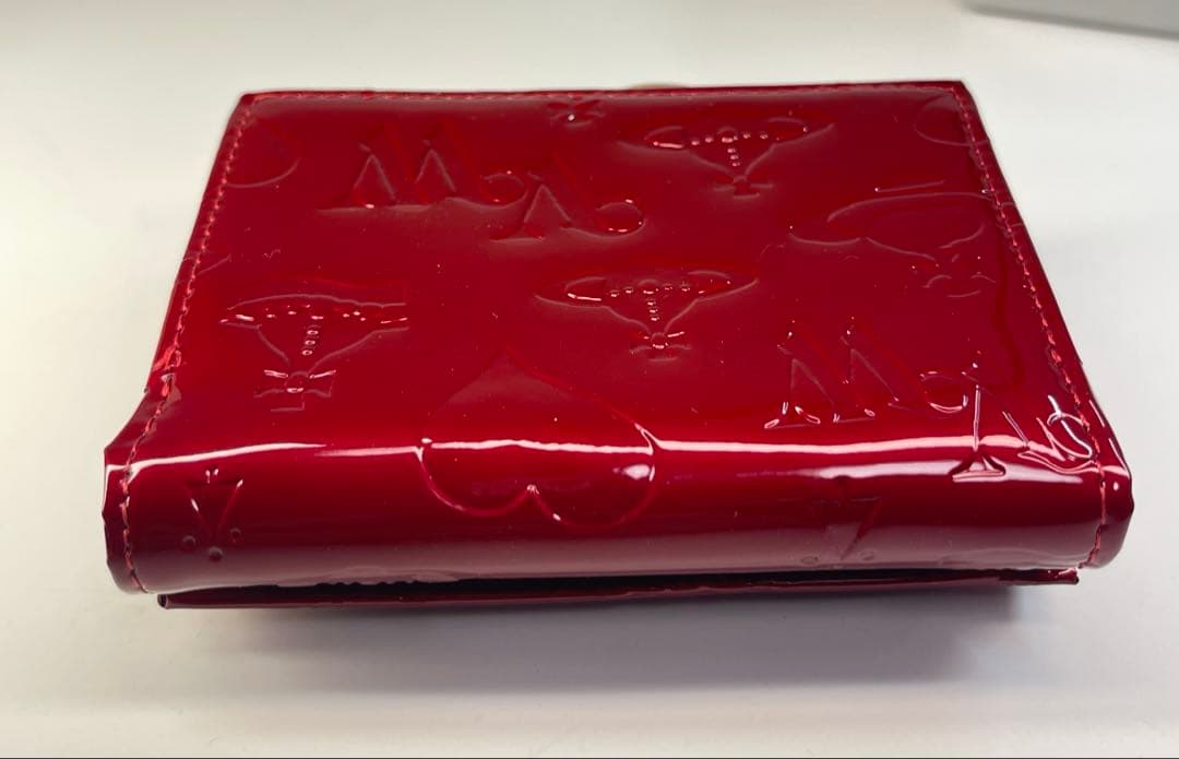 ヴィヴィアンウエストウッド エナメル 折り財布 がま口