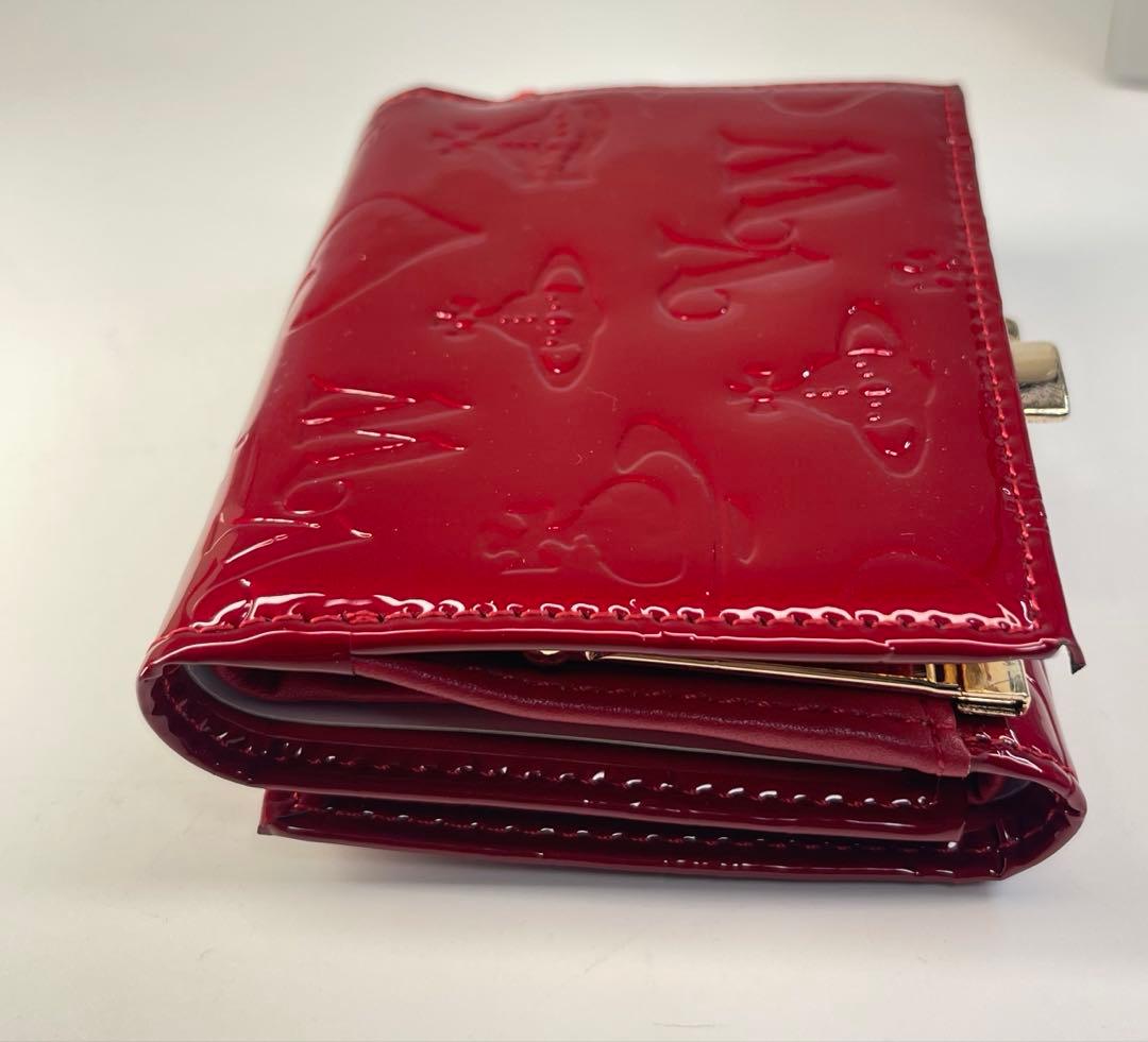 ヴィヴィアンウエストウッド エナメル 折り財布 がま口