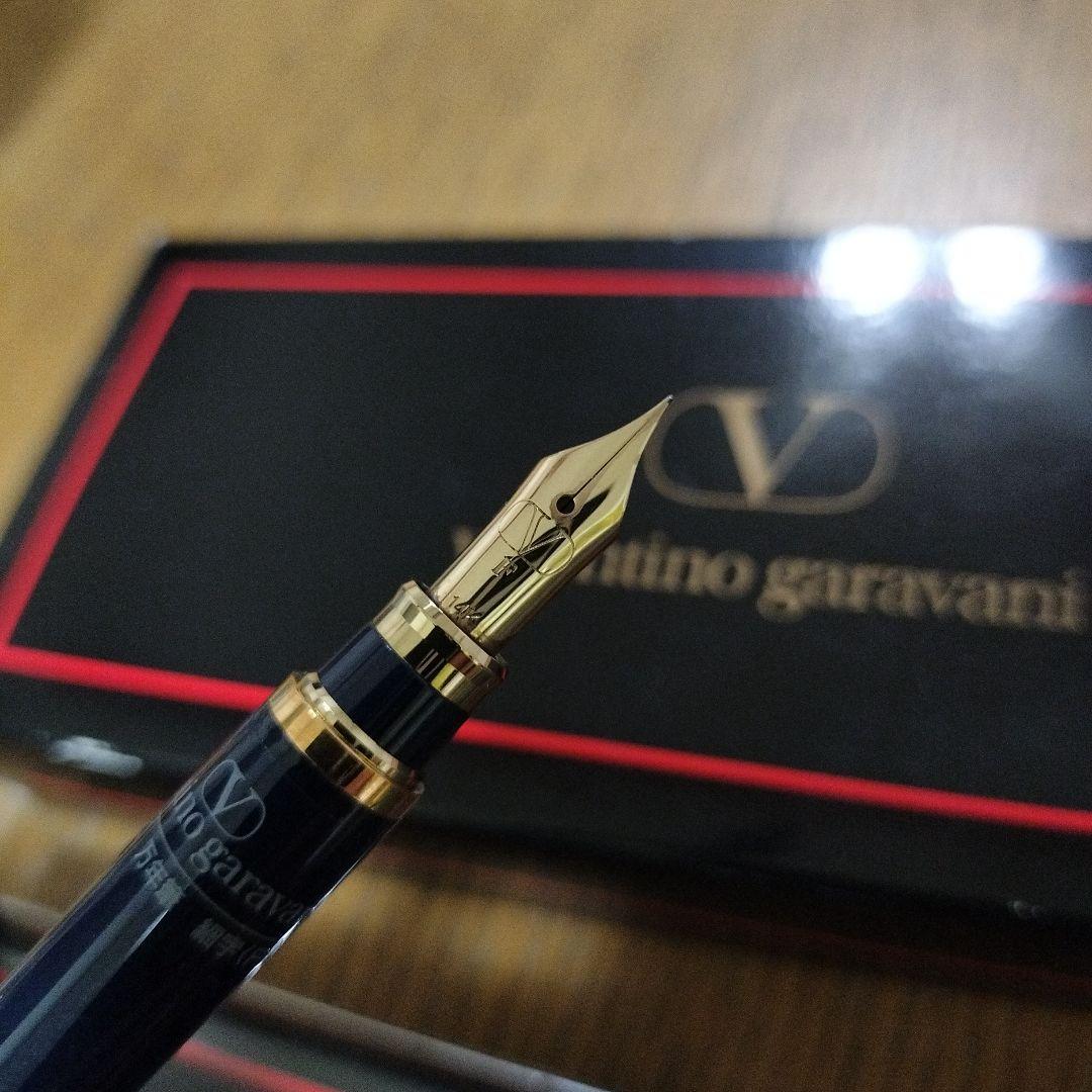未使用、valentino garavani ペン先14金　万年筆 ネイビー