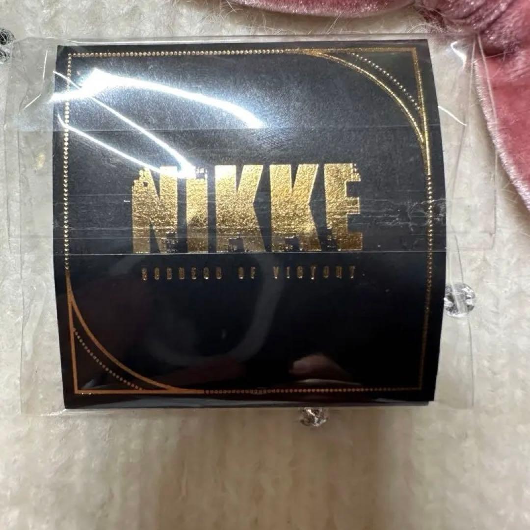 勝利の女神NIKKE AGF2025 抽選特典 紅蓮　メタルバッジ