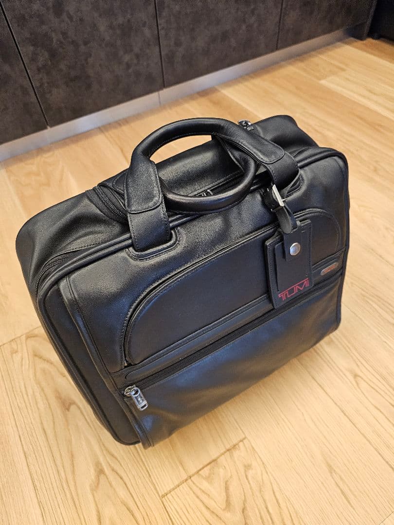 TUMI ブラック キャリーケース