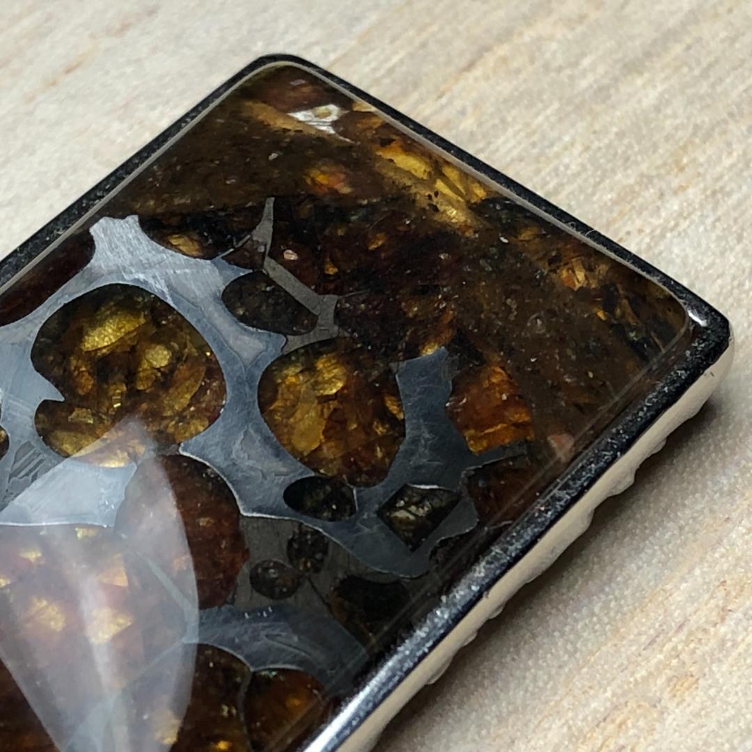 パラサイト隕石 　ペンダントトップ　石鉄隕石　セリコ隕石 銀　共箱