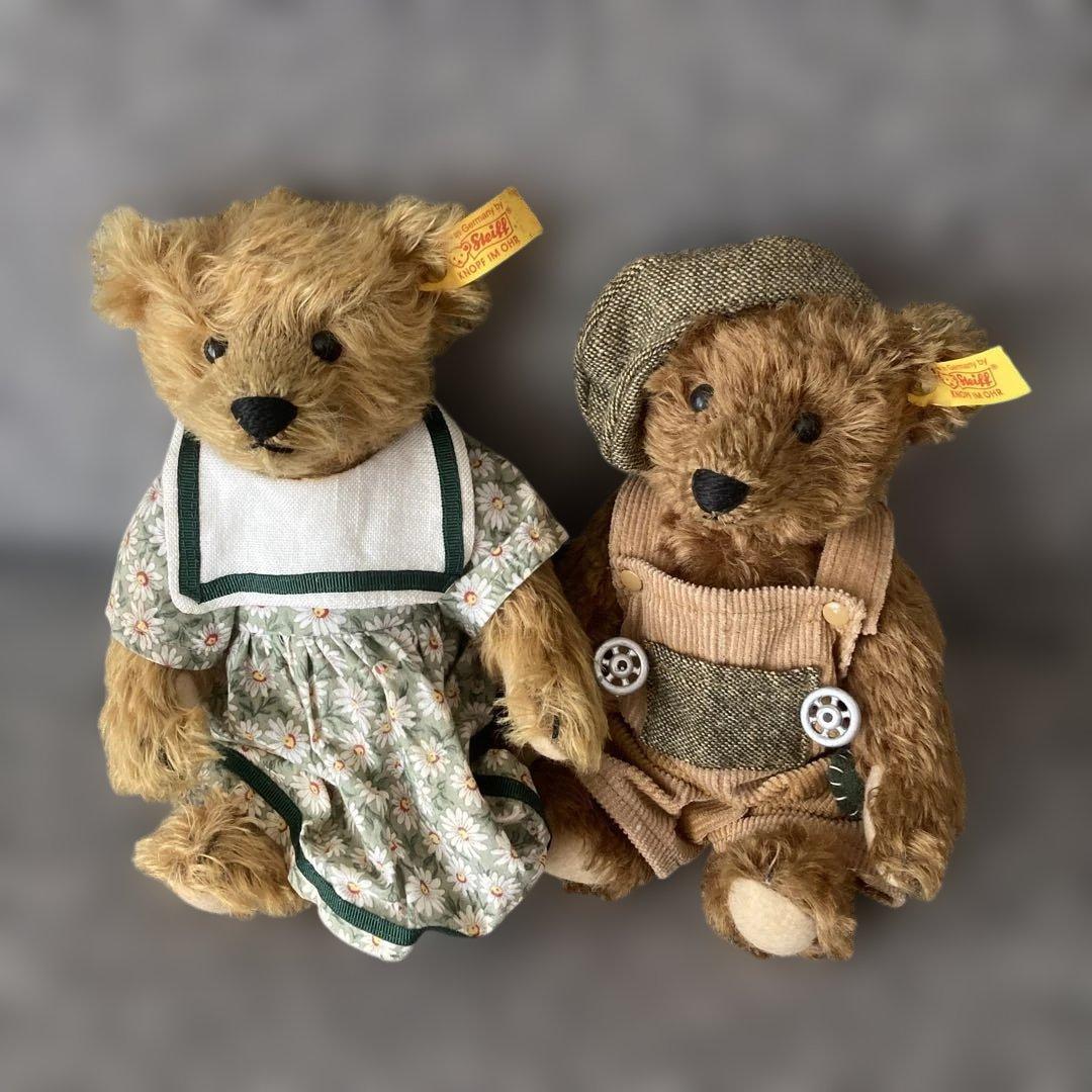 steiff社のテディベア 2体セット ドレスとオーバーオール