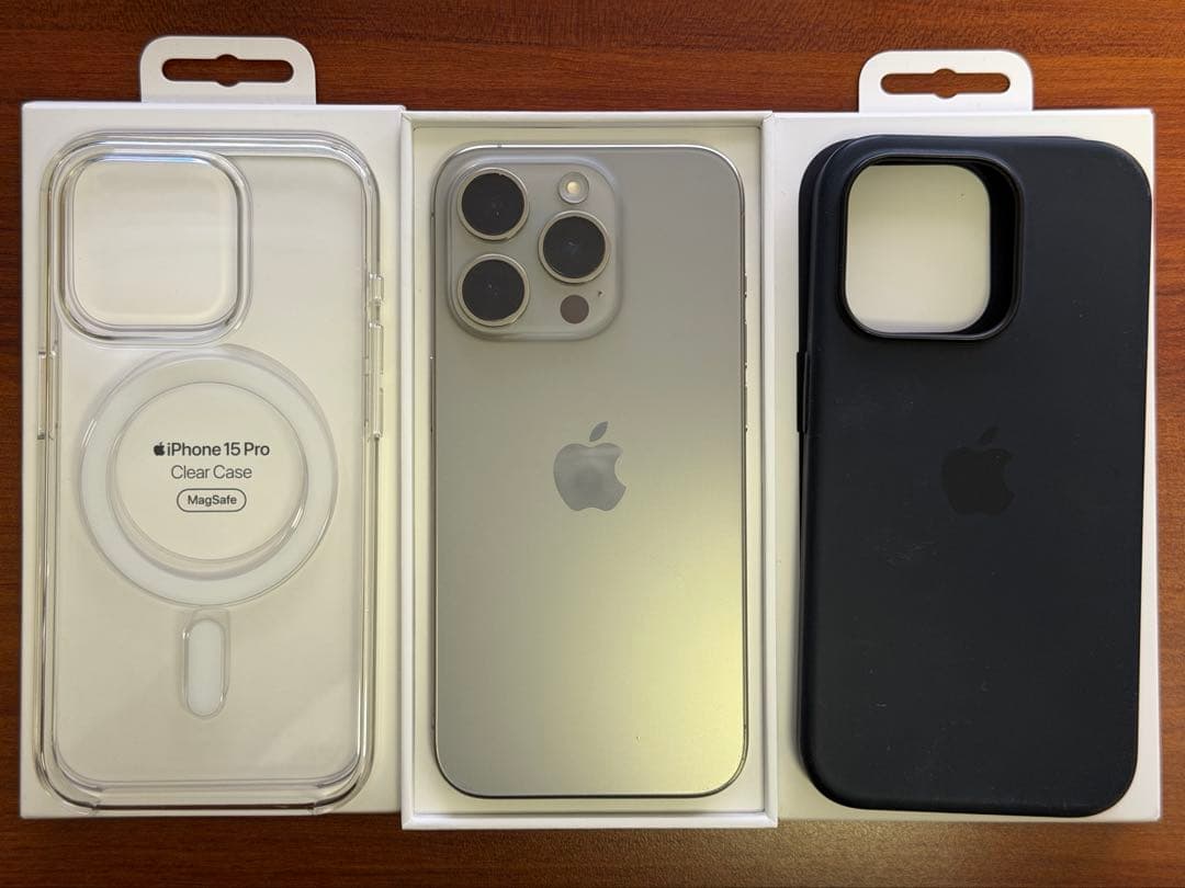 iPhone 15 Pro 256GB ナチュラルチタニウム + 純正ケース2種