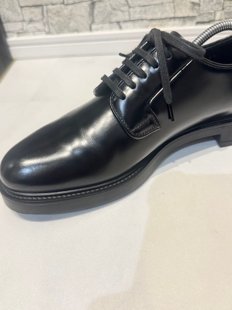 プラダ　アーモンドトゥ　ダービーシューズ