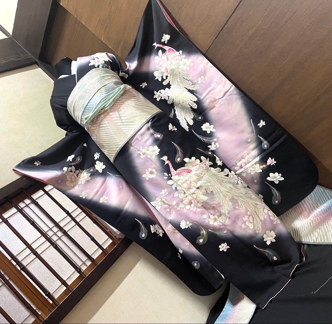 振袖 フルセット6点サイズＬ孔雀花文　暈し染　黒地　銀彩　正絹