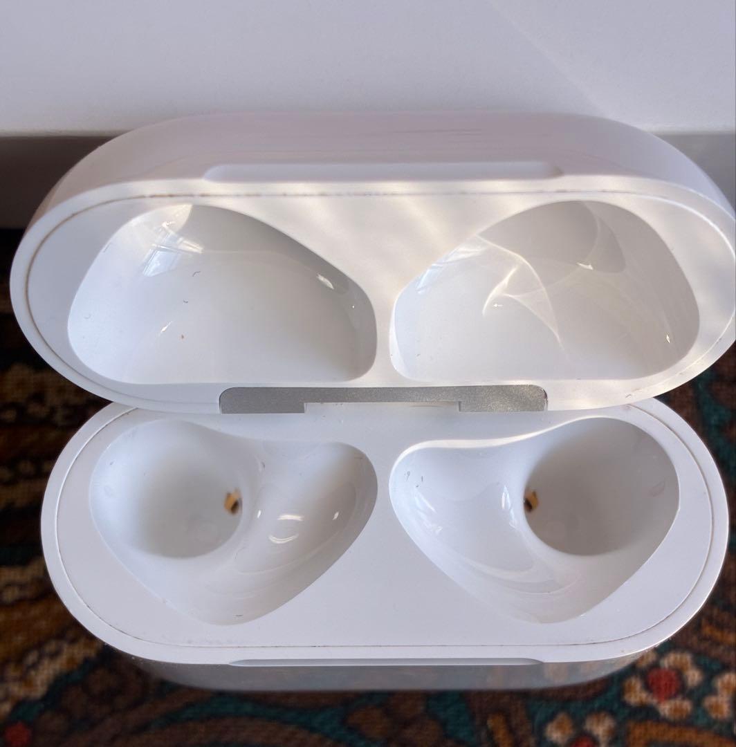 国内正規品　Apple AirPods 4 MXP63J/A