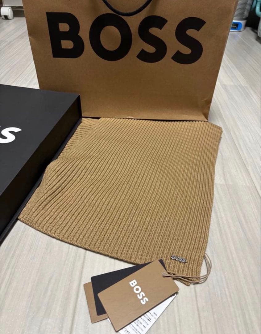 BOSS ベージュ リブ編みマフラー