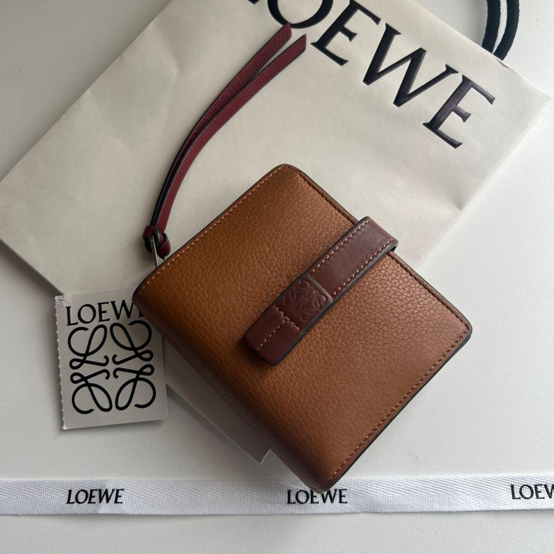 64 美品 LOEWE ロエベ 2つ折り財布