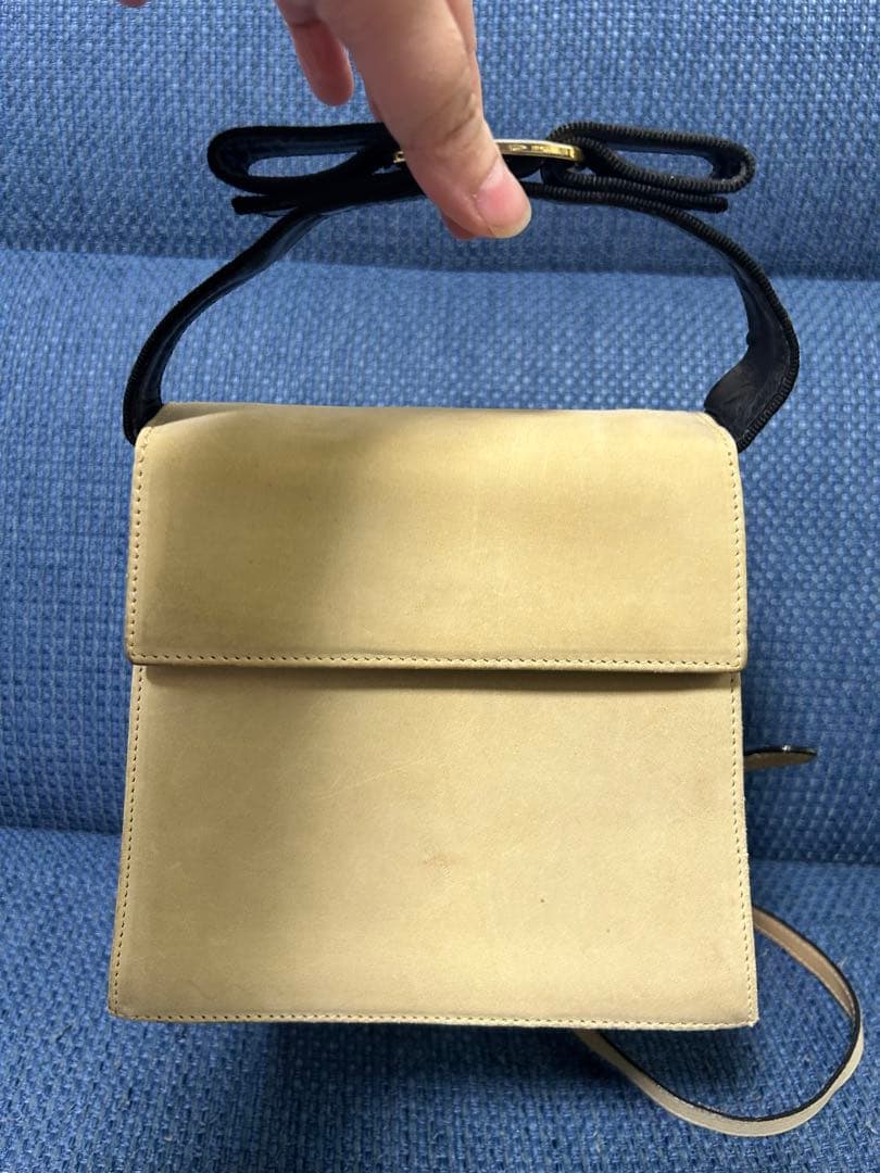 フェラガモ　ミニショルダーバッグ