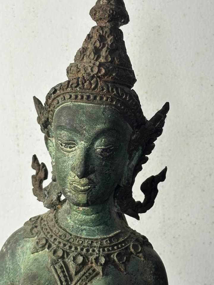 タイ仏像　女性ダンサーのブロンズ像　ブロンズ彫刻。19世紀後半