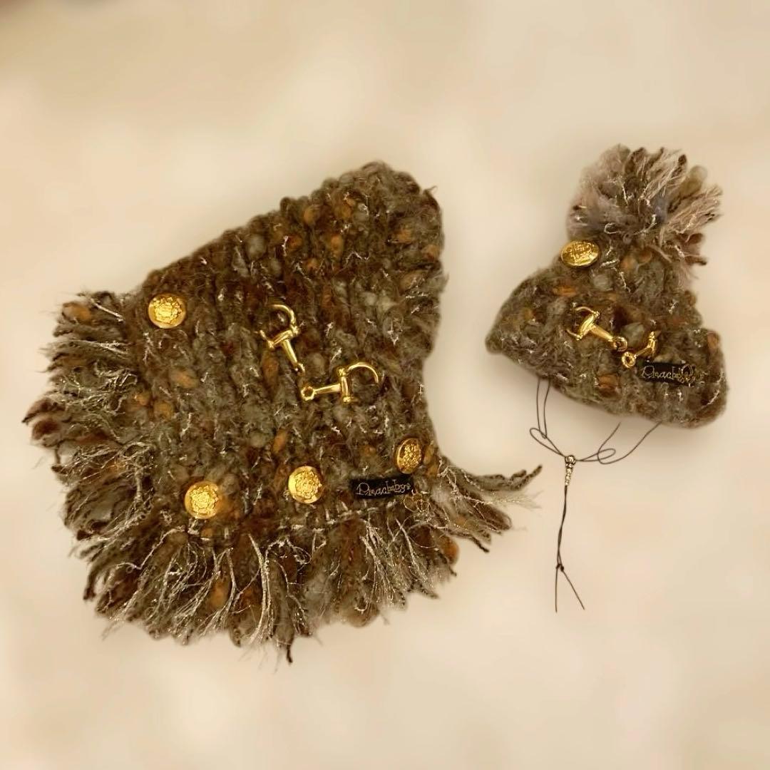 ケープ　ポンポンニット帽