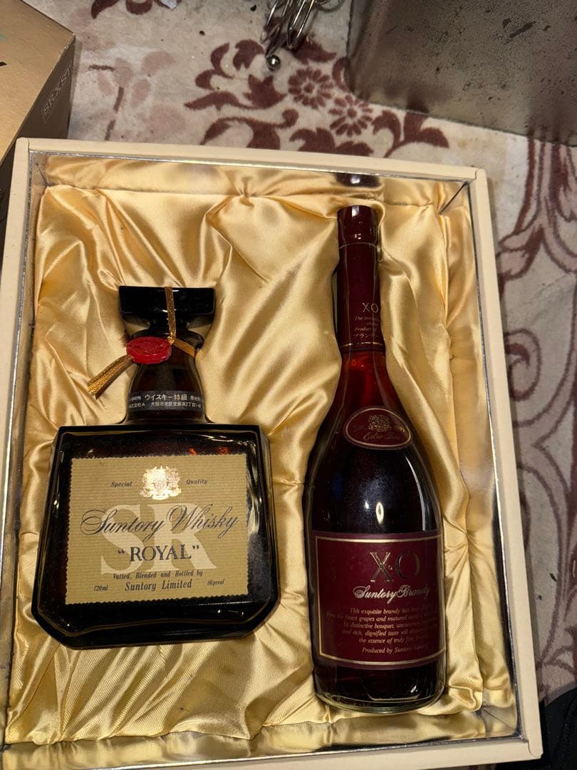 Suntory  Whisky & XO セット