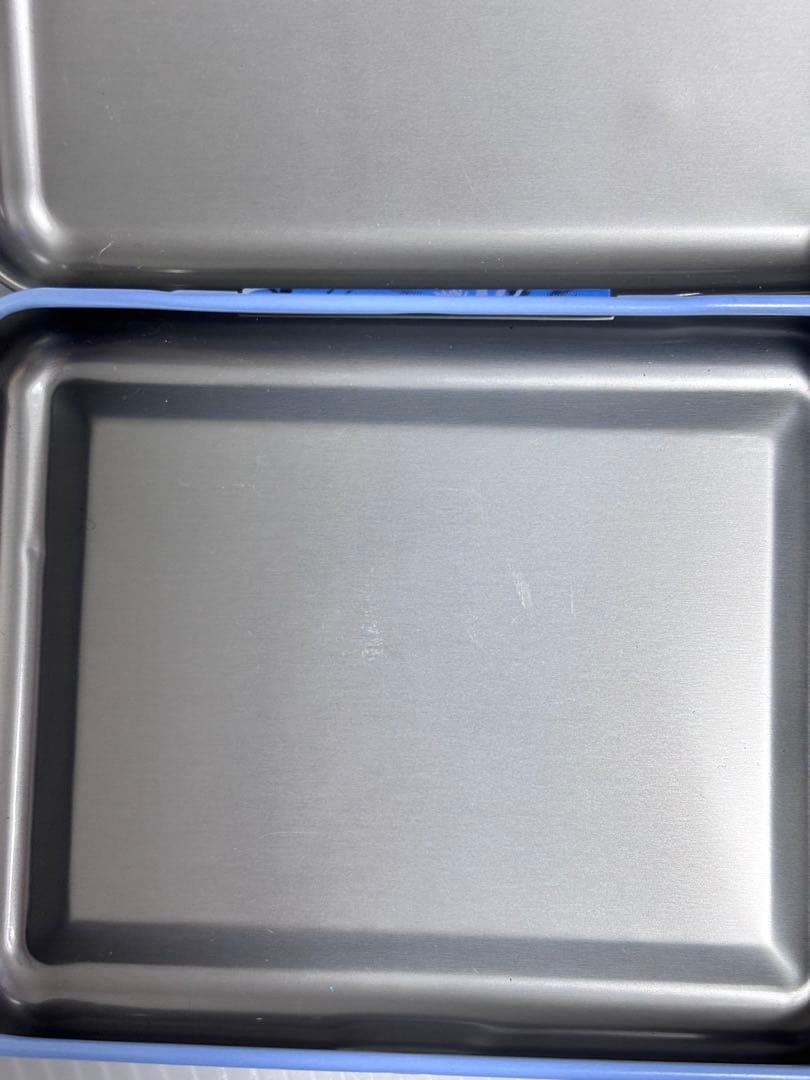 北海道限定　ハローキティ　雪うさぎ　缶入りメモ　平成レトロ　サンリオ　ご当地