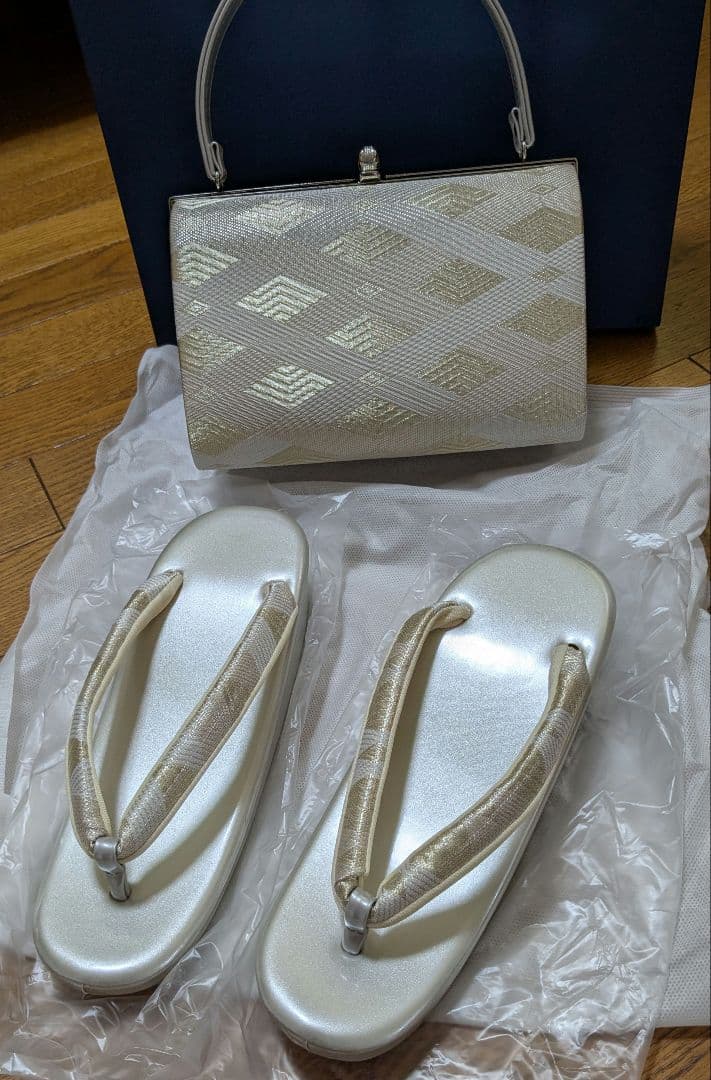 【専用】シルバー帯地 和装用バッグと草履のセット フリーサイズ フォーマル