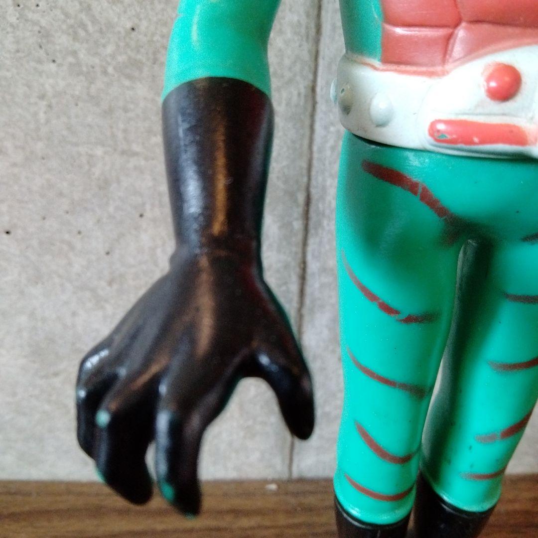 当時物仮面ライダーアマゾンソフビ無版権パチ約23センチ