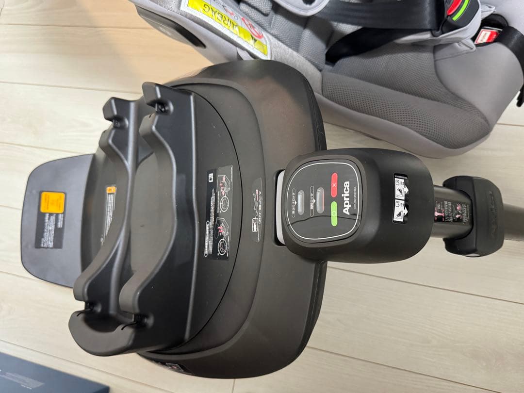 アップリカ　クルリラエックス　プラス　チャイルドシート　グレー　2024年