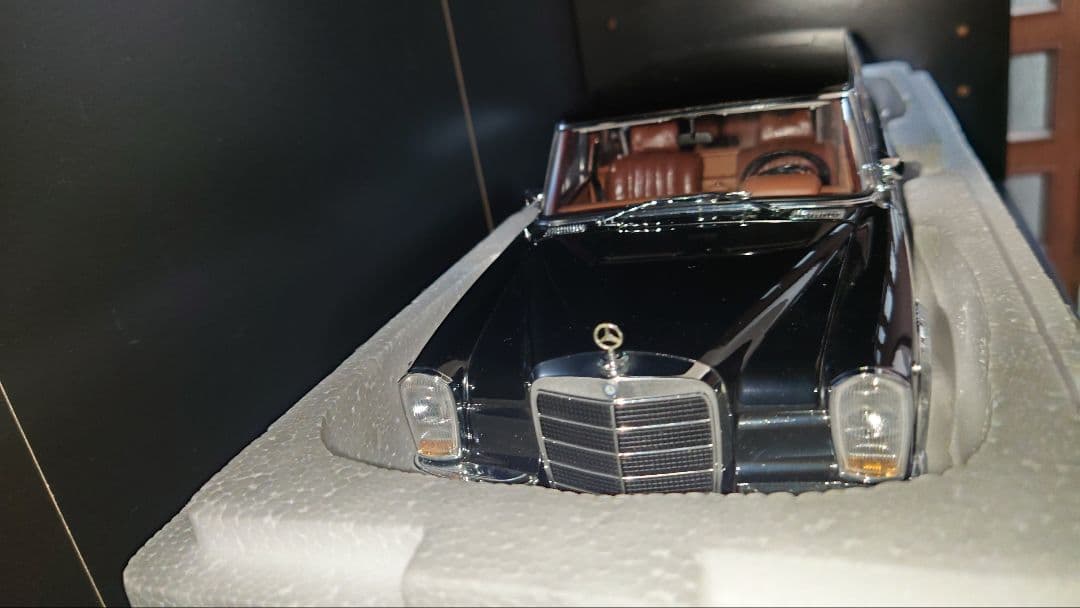 autoart 1/18 メルセデス•ベンツ 600 プルマン