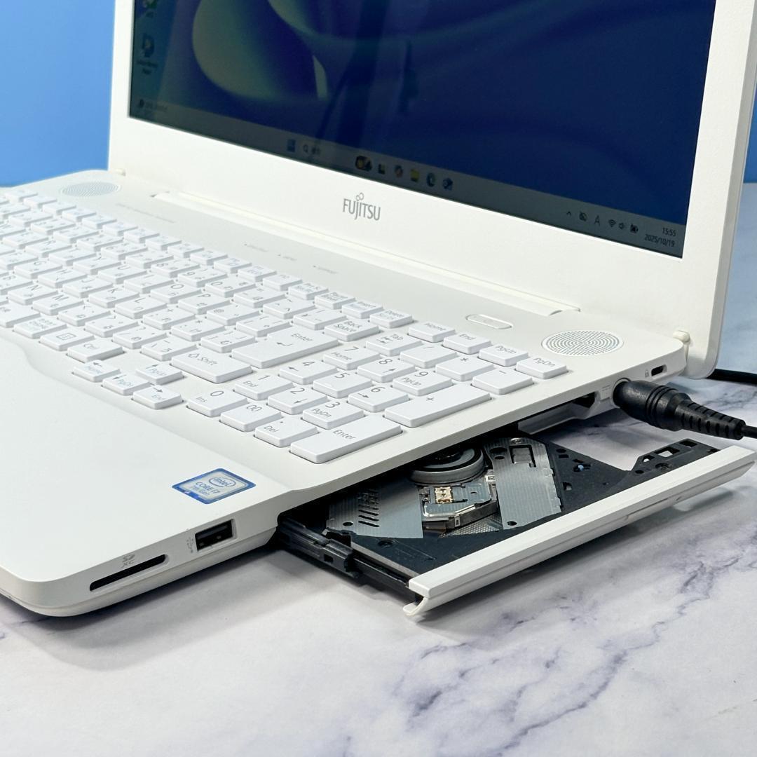 美品ホワイト！Corei7・16GB・SSD・ブルーレイ・ノートパソコン