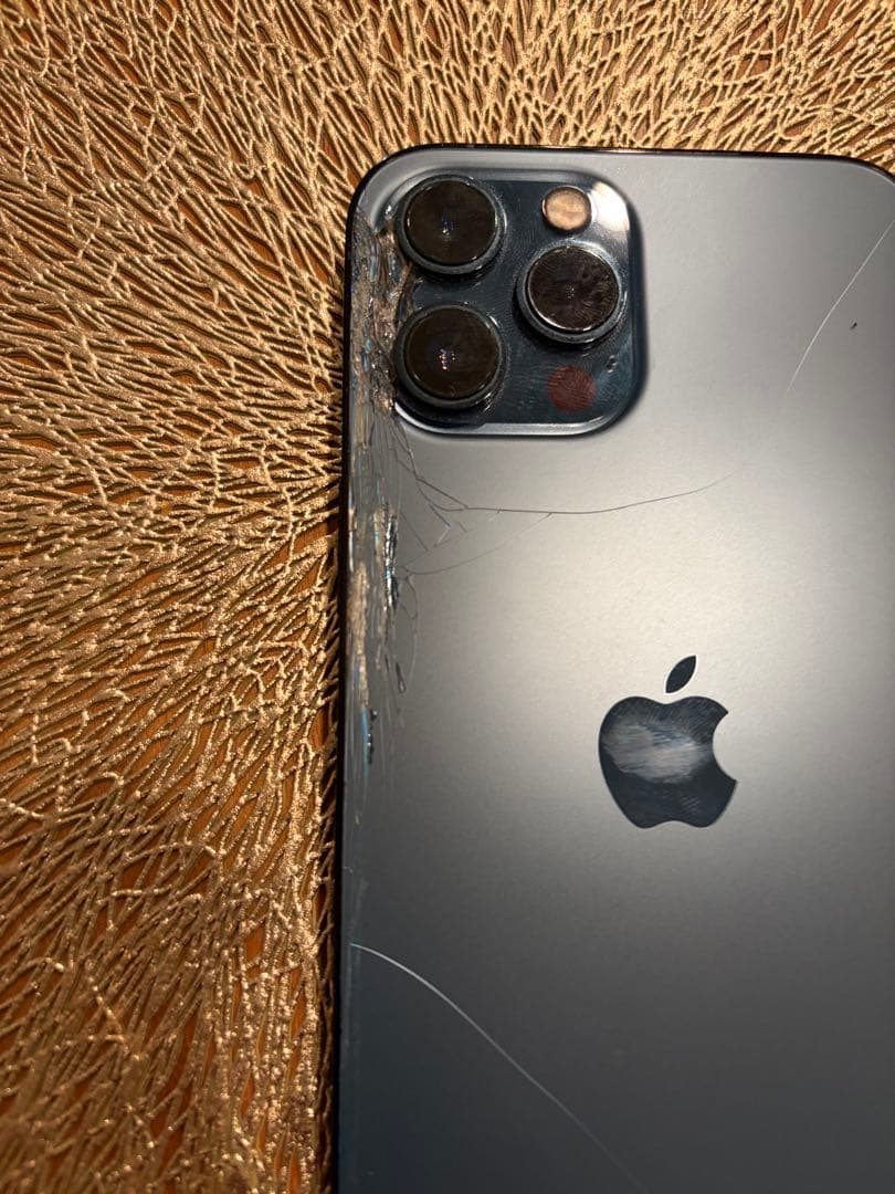 Apple iPhone 12 Pro 本体