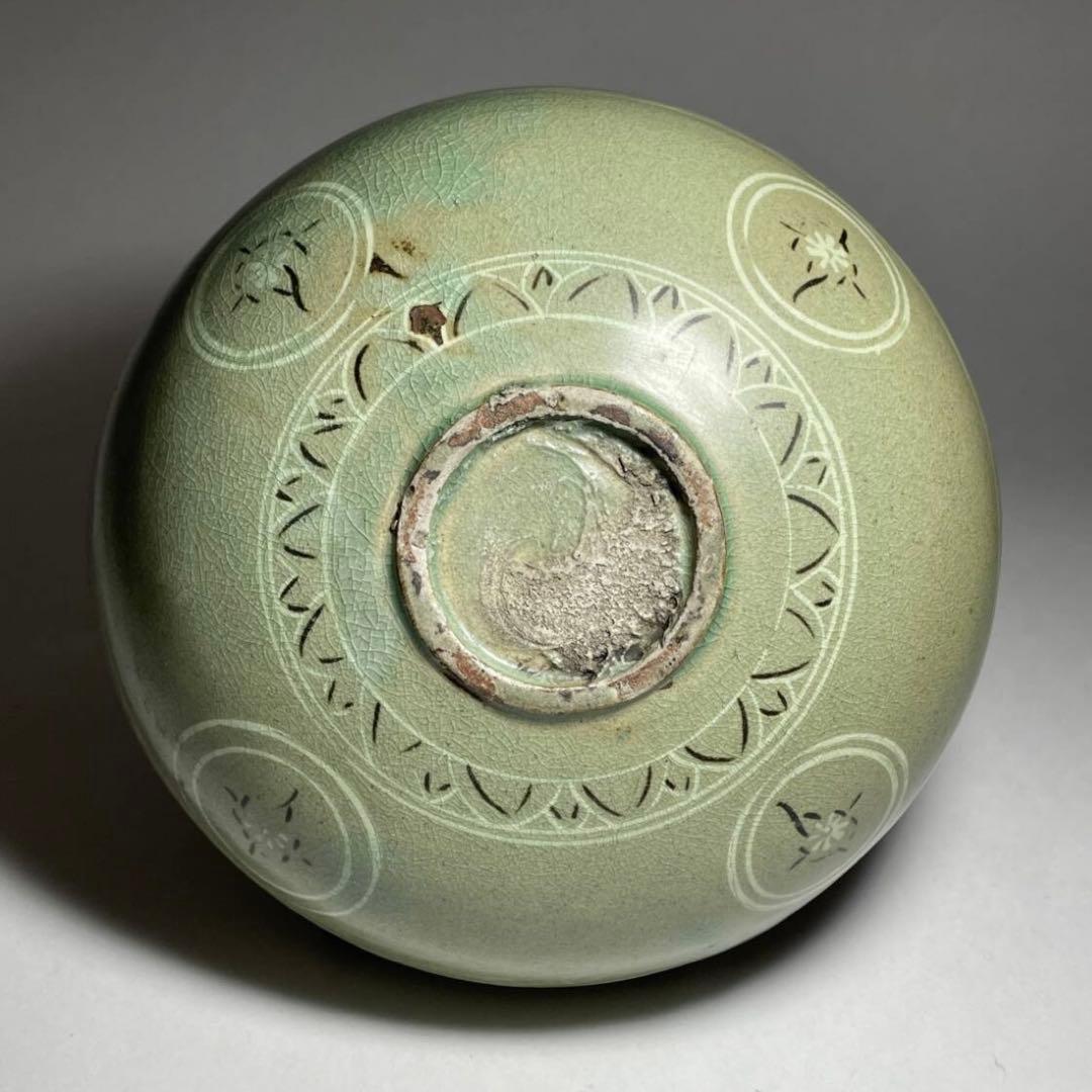 青磁象嵌　碗　箱付