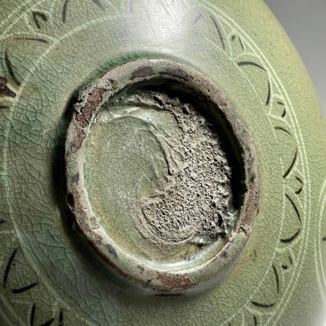 青磁象嵌　碗　箱付