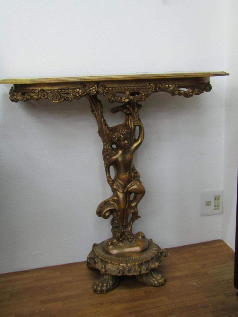 クラシック木製彫刻テーブル　アンティーク