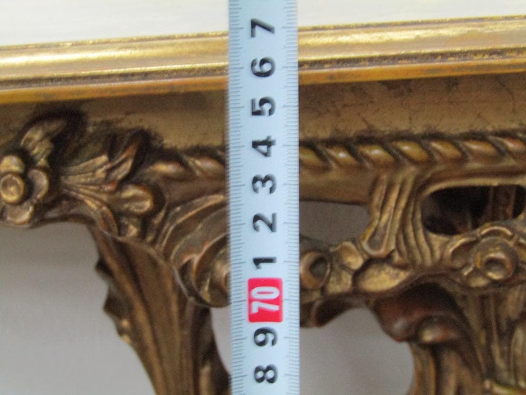 クラシック木製彫刻テーブル　アンティーク