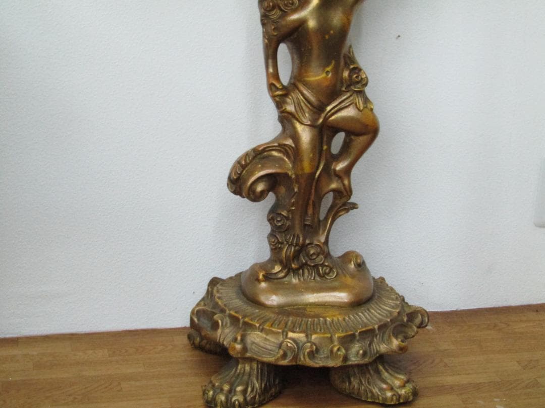 クラシック木製彫刻テーブル　アンティーク