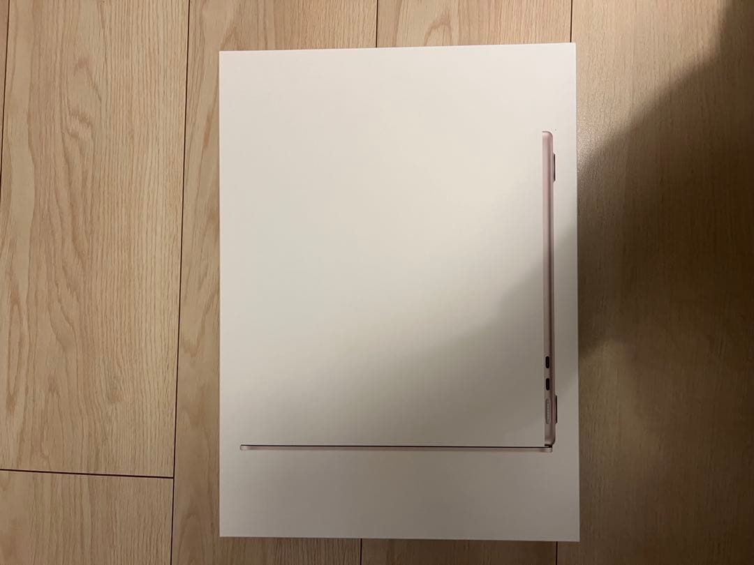 MacBook Air 13.6インチM4 16GB 256GBスターライト