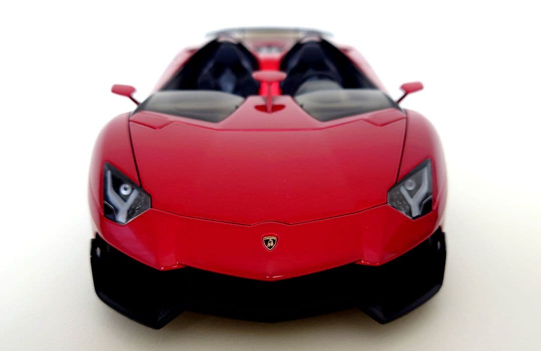 ランボルギーニ　アヴェンタドール J（レッド）