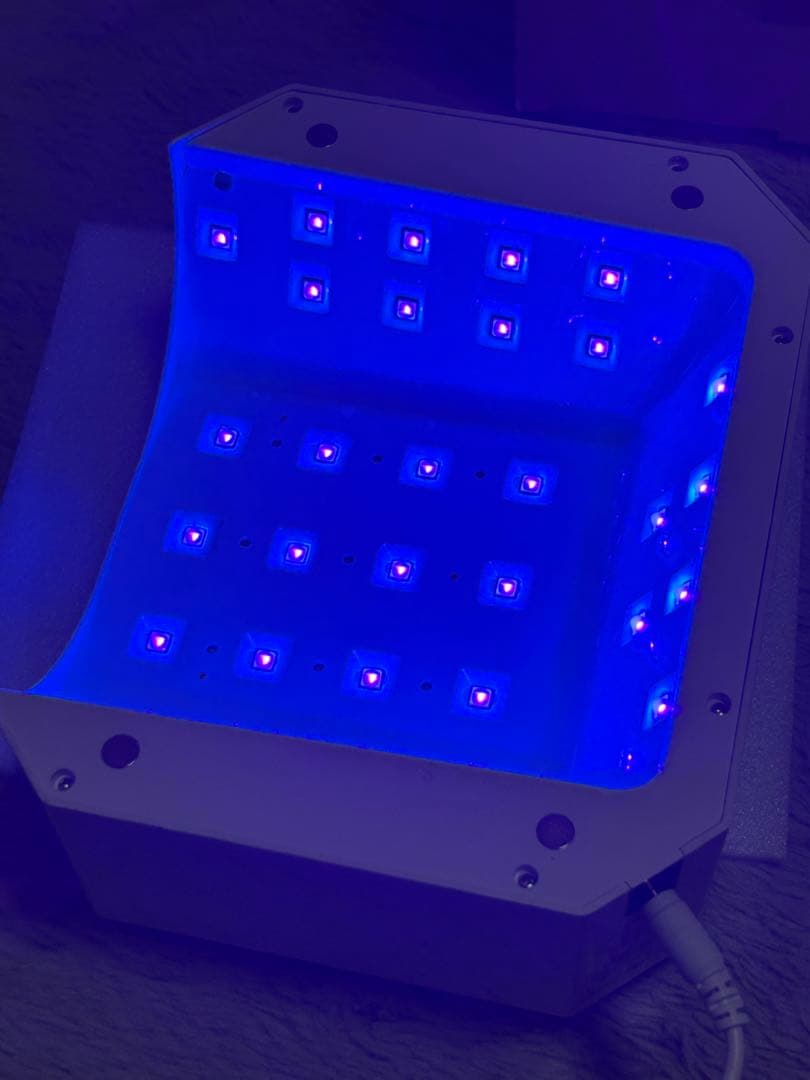 未使用に近い❗️ 美品　クロウネイルライト　クロウ ネイル LED＆UVライト