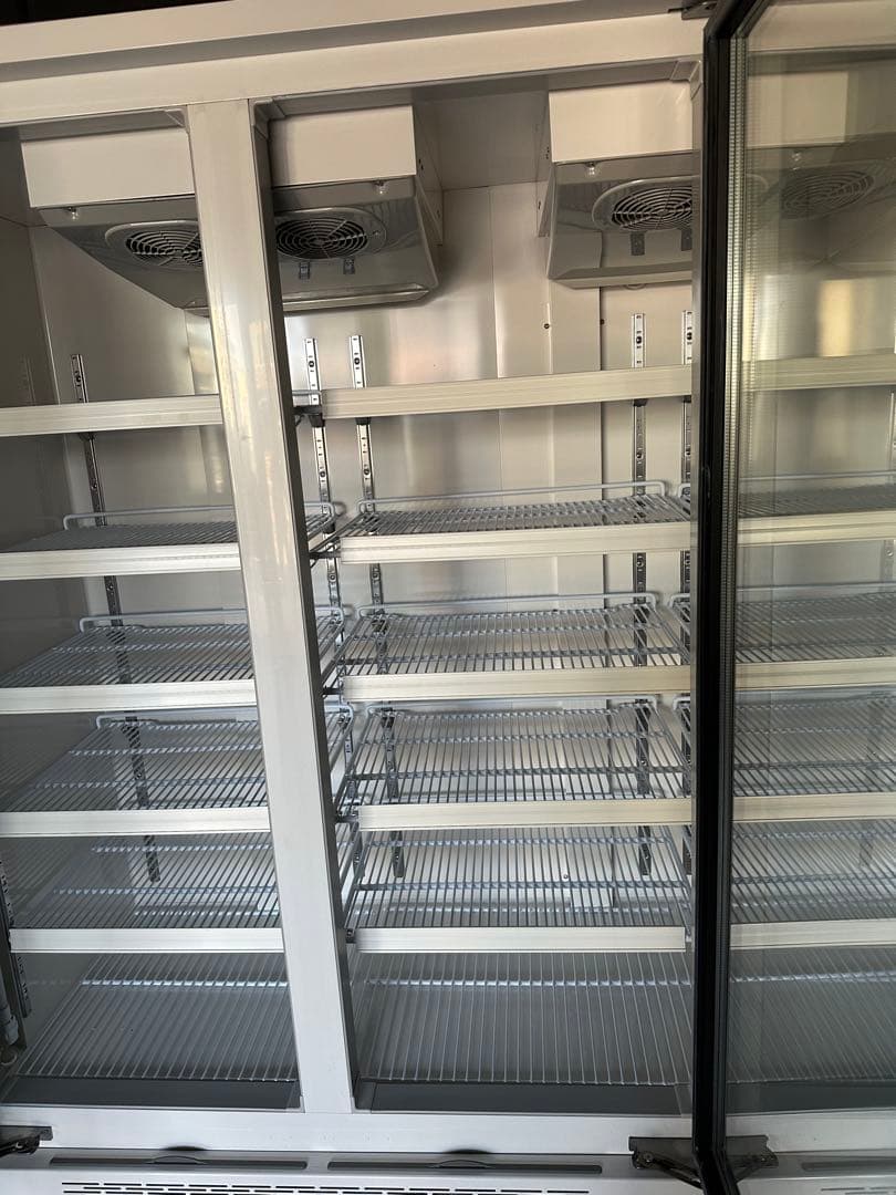 定価120万円　 リーチイン冷凍ショーケース　ホシザキ