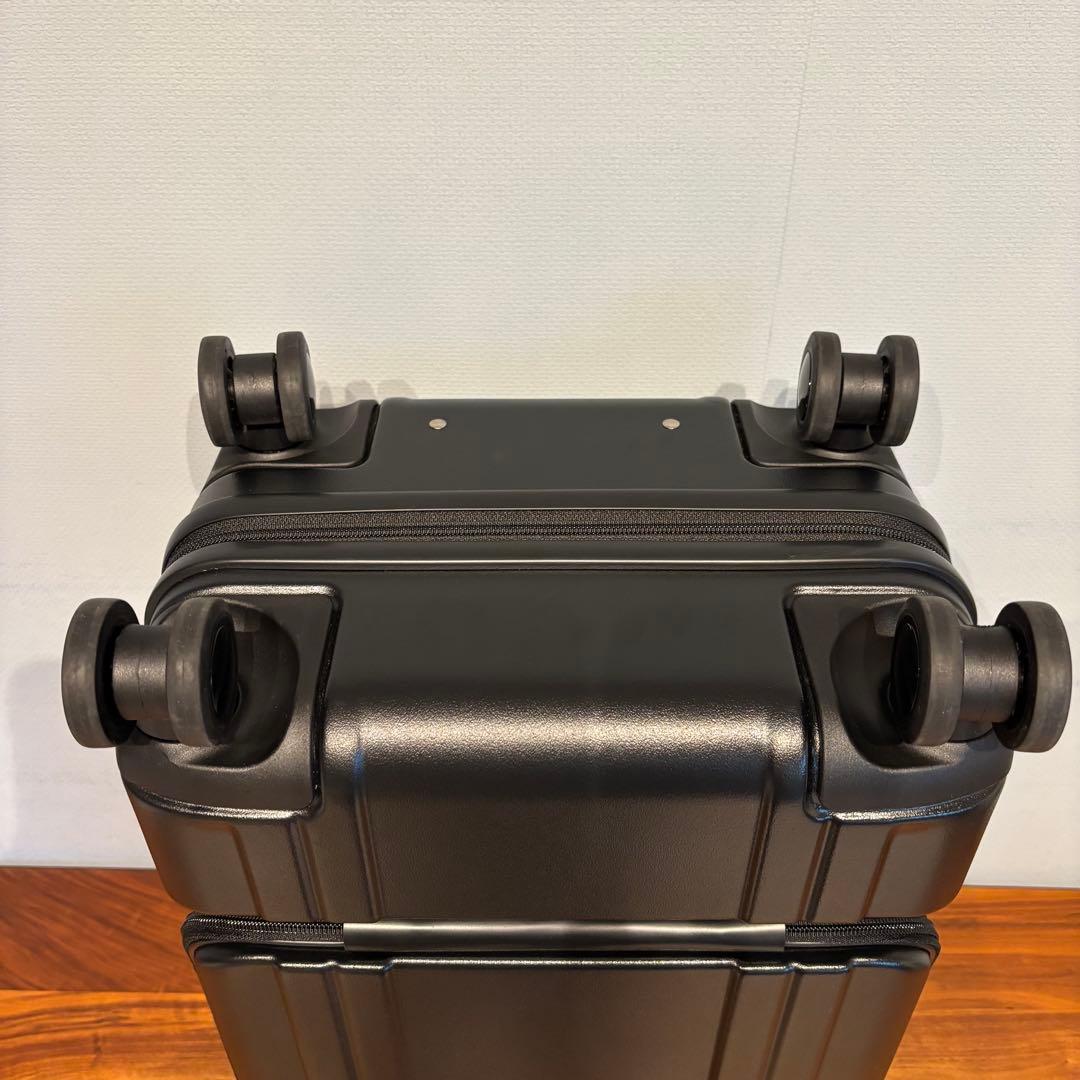【美品】ZERO HALLIBURTON キャリーケース　33L