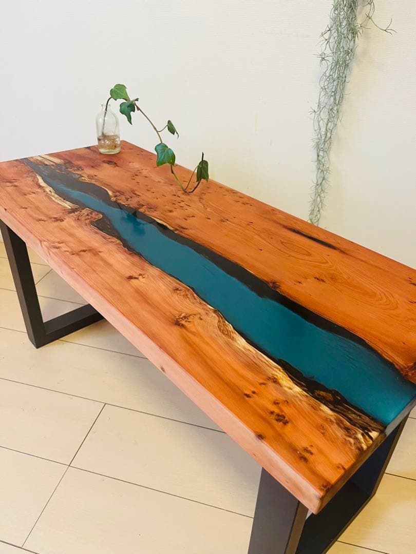 ローテーブル レジンテーブル　リバーテーブル　一位の木　アイアンテーブル