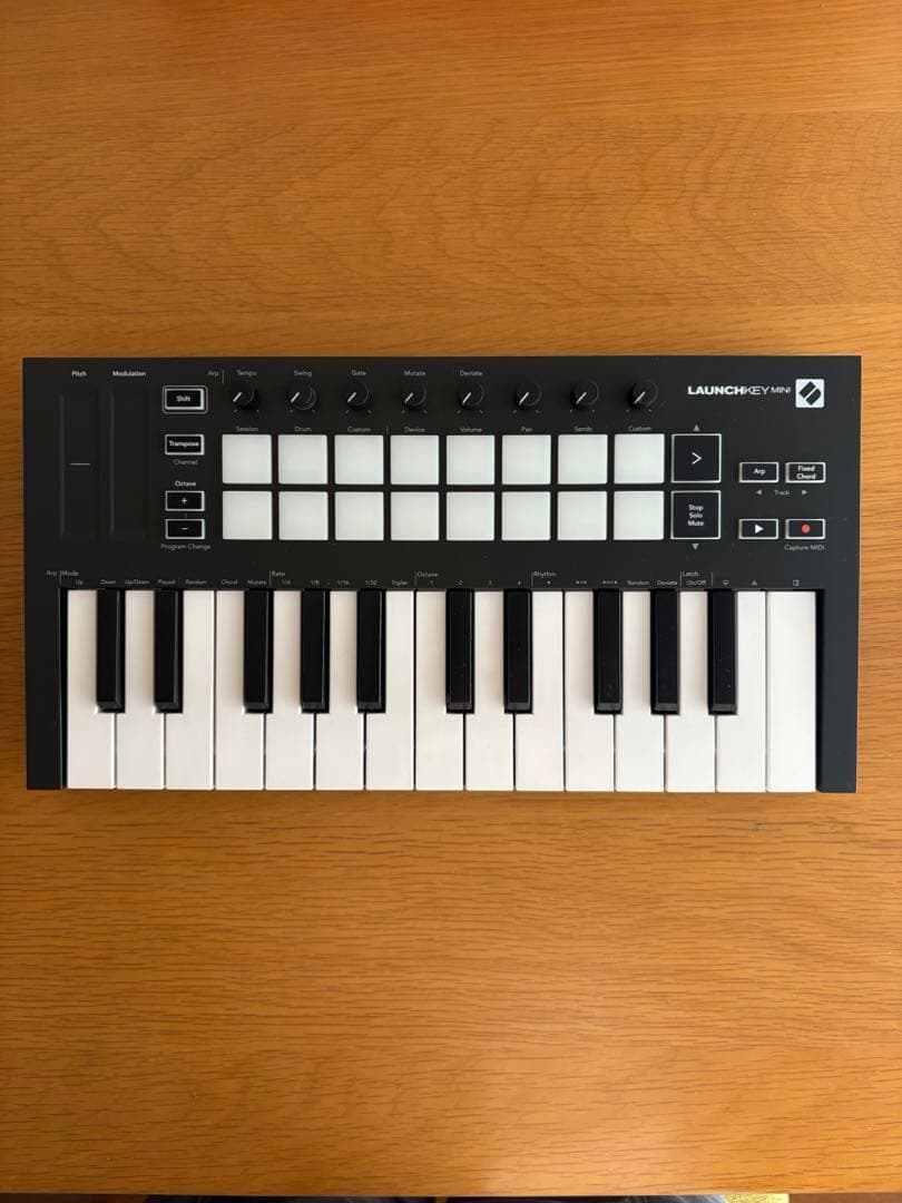 Novation Launchkey Mini MK3 25鍵MIDIキーボード