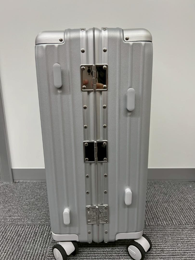 リベティ多機能キャリーケース【マットシルバーSサイズ】A6