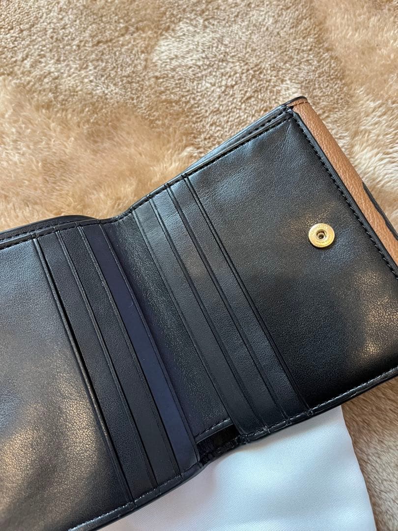 新品　未使用　COACH レオパード柄 二つ折り財布