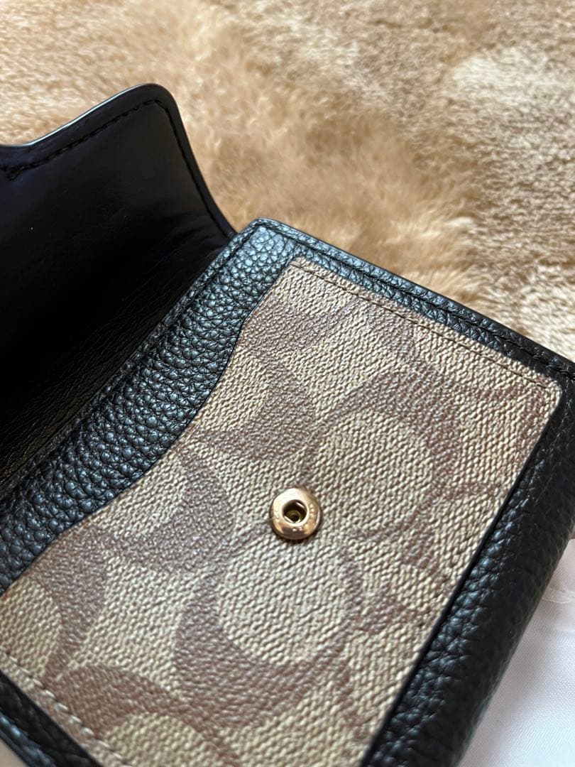 新品　未使用　COACH レオパード柄 二つ折り財布
