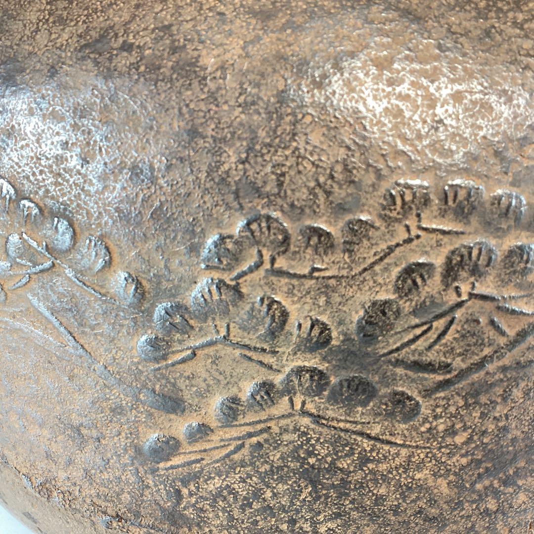 般若勘渓　時代写　老松紋　真形釜　(共箱)