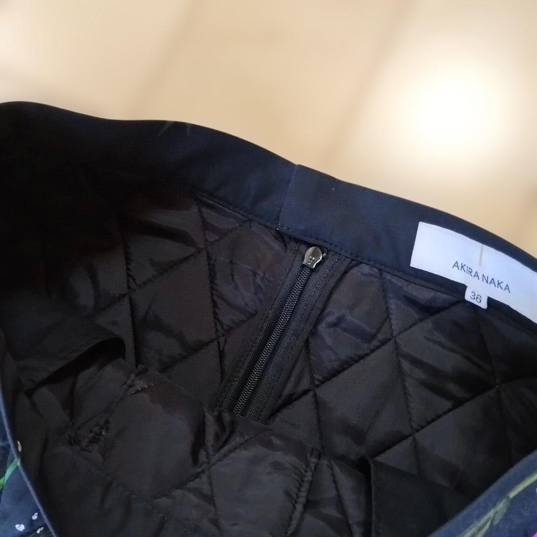 【AKIRANAKA】アキラナカ フラワープリントキルティングスカート/ブラック