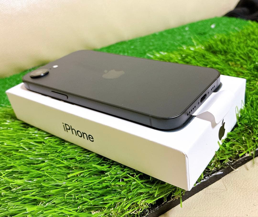 【本日限り特価】iPhone 16e ブラック 海外版 充電3回