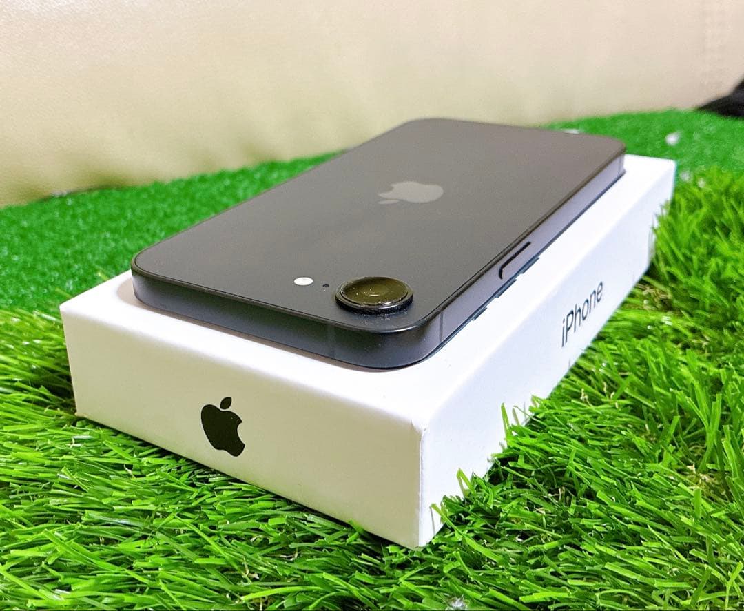 【本日限り特価】iPhone 16e ブラック 海外版 充電3回