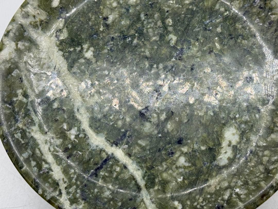 中国　砡製　高台皿　重さ675g 送料込み251113