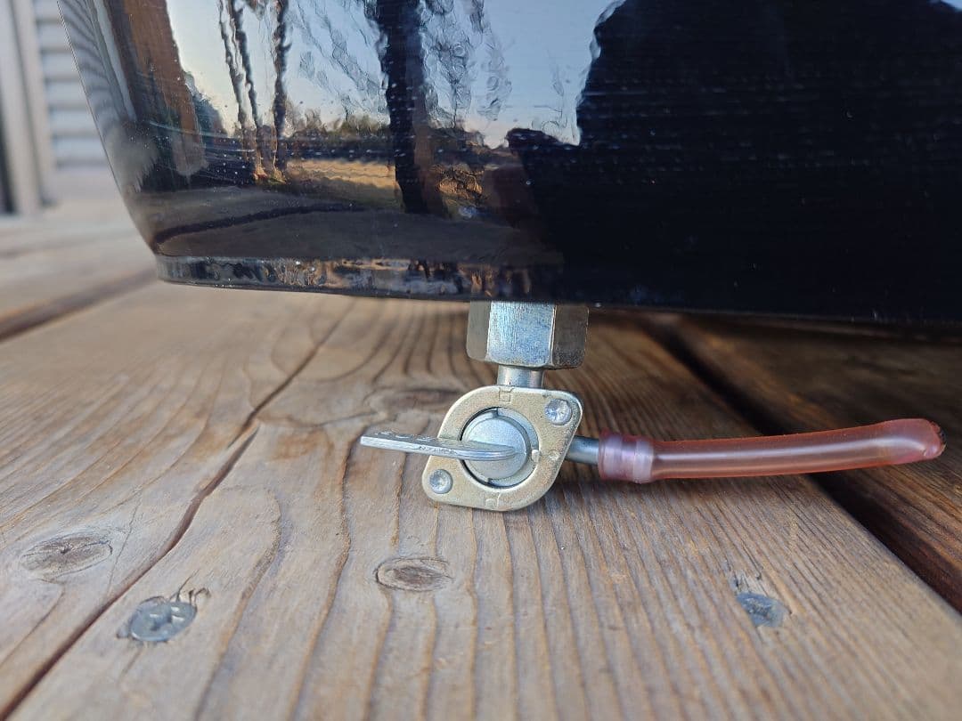 モンキー5Lタンク汎用　スポーツスター　1/4NPTコック溶接済