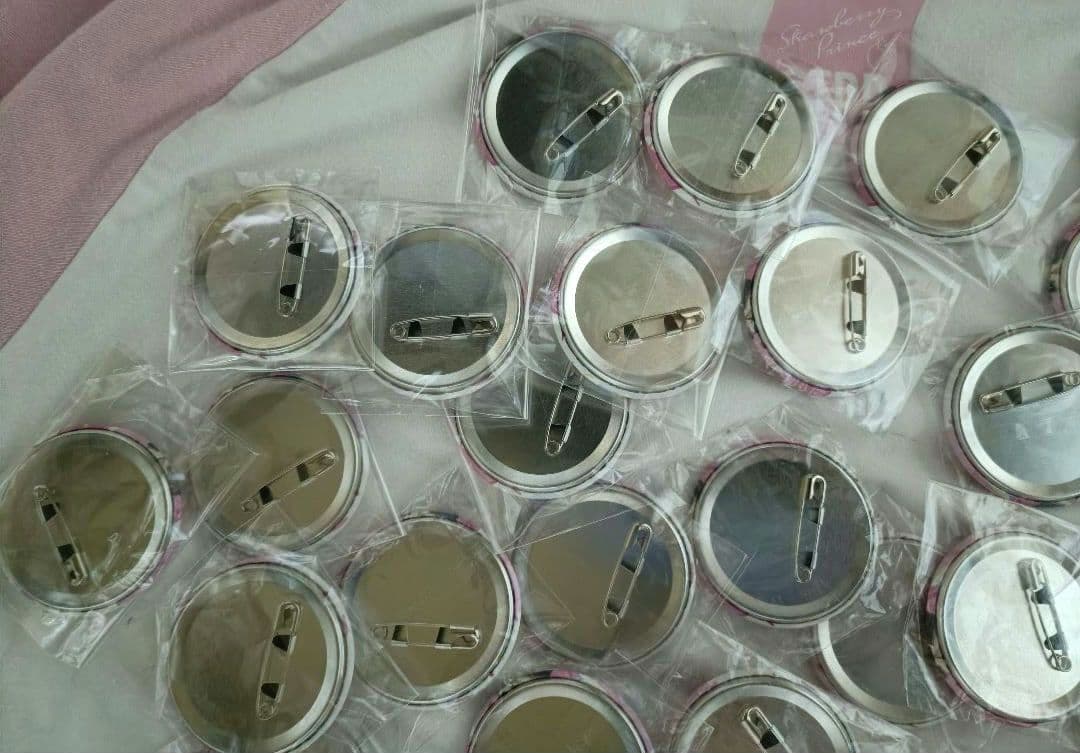 すとぷり　さとみ　缶バッチ　アリツア　デフォ