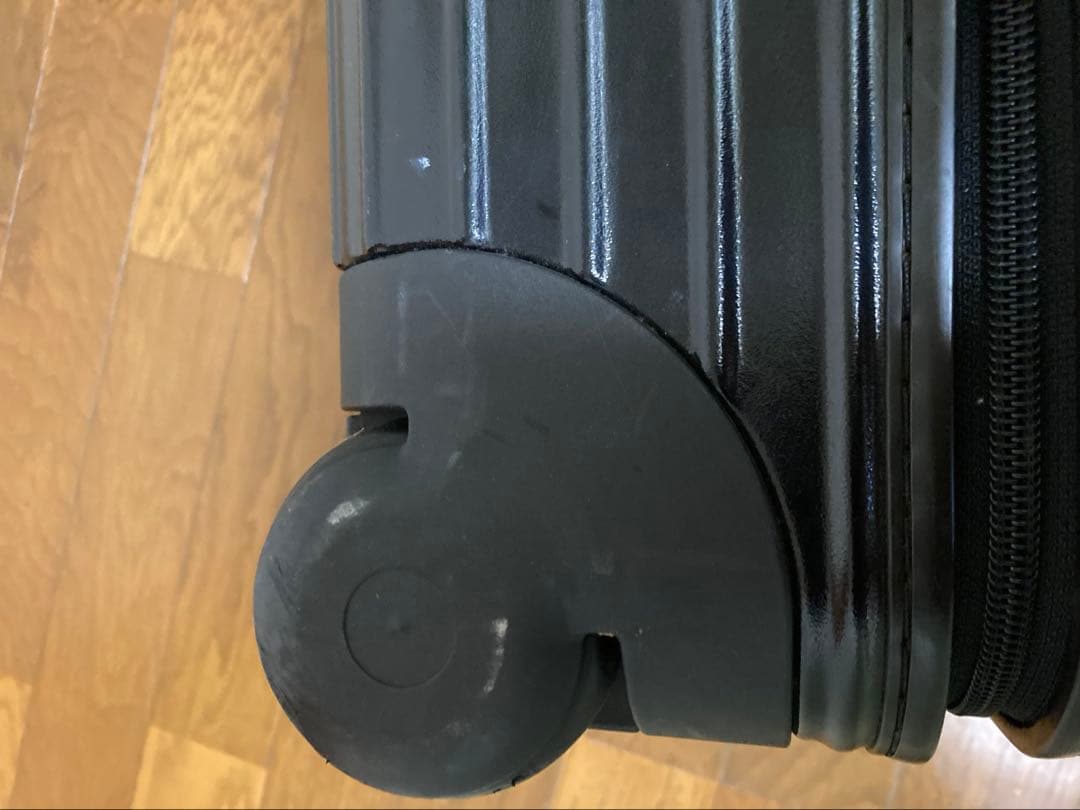 いっさ様用　リモア二輪キャリーケース　ブラック　used