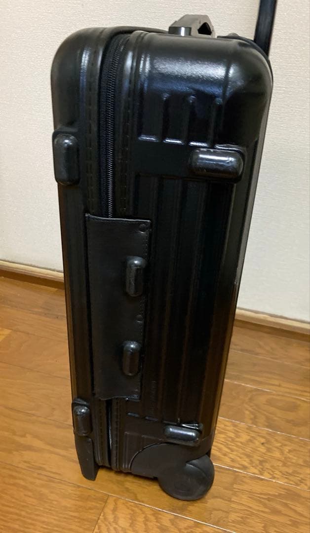 いっさ様用　リモア二輪キャリーケース　ブラック　used